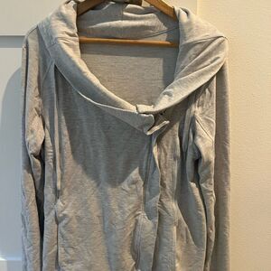 Lululemon Gray Zip Up Jacket w Thumb Holes Sz 10